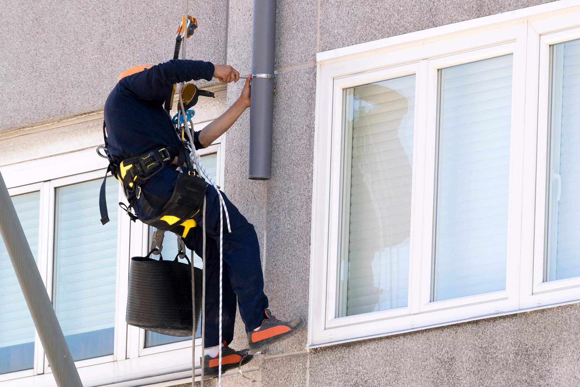 Acrobacias Verticales recalca la importancia del mantenimiento de edificios