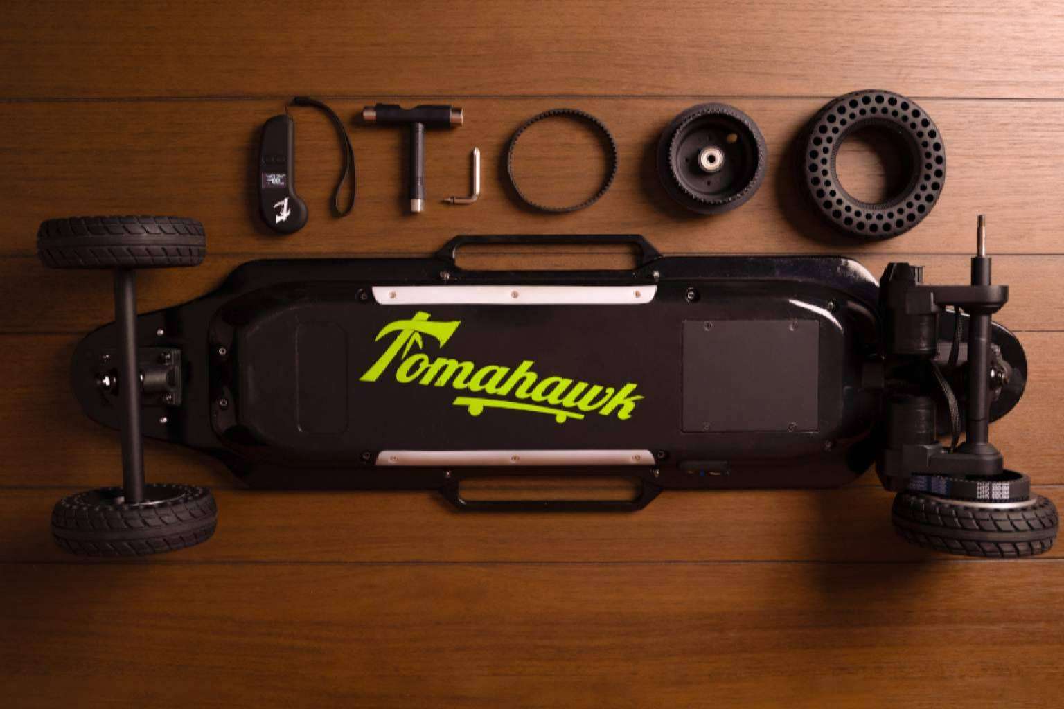 Tomahawk presenta los longboards con motor eléctrico