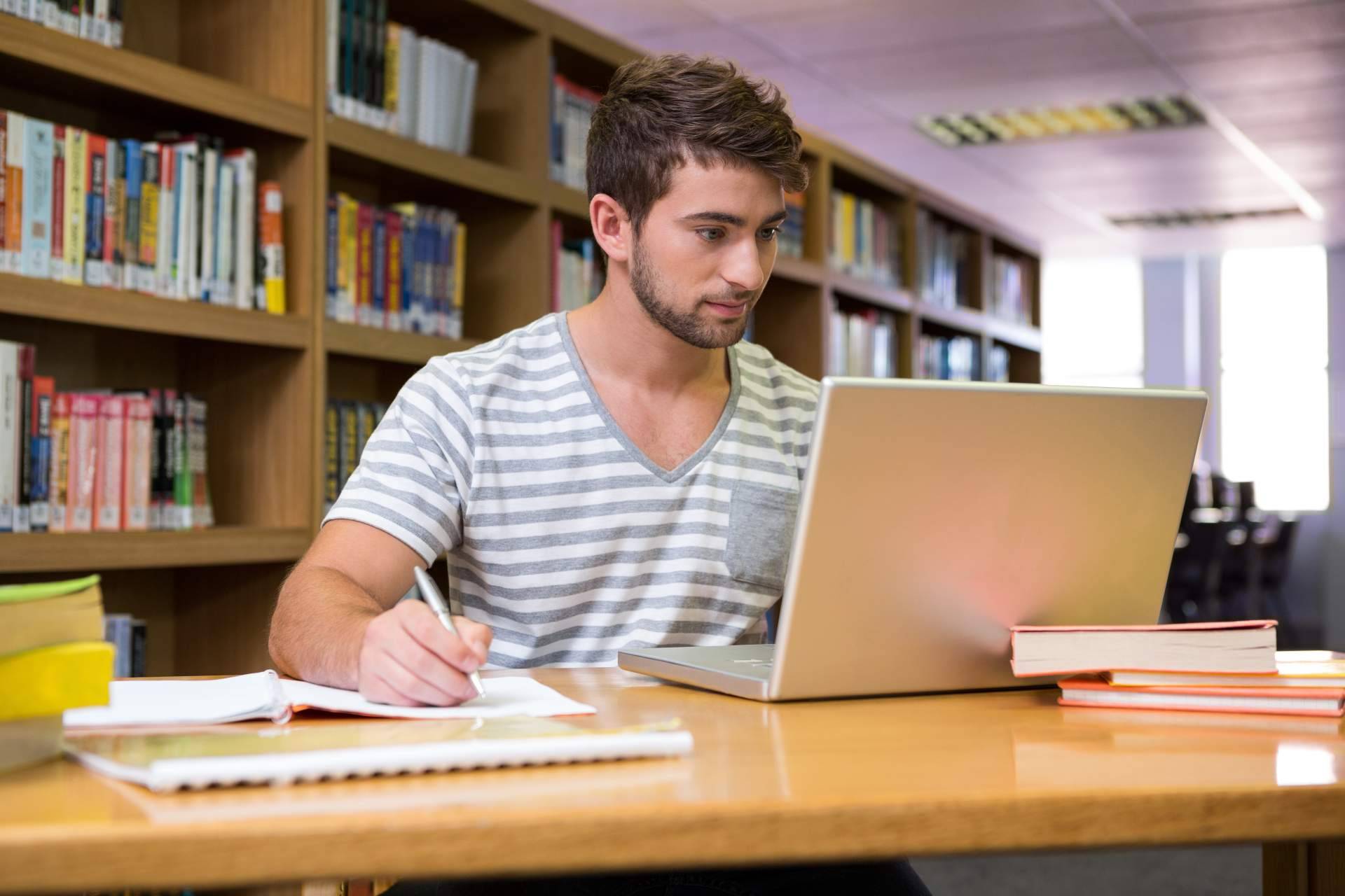 Opositer amplía su catálogo de cursos online para oposiciones docentes y de justicia