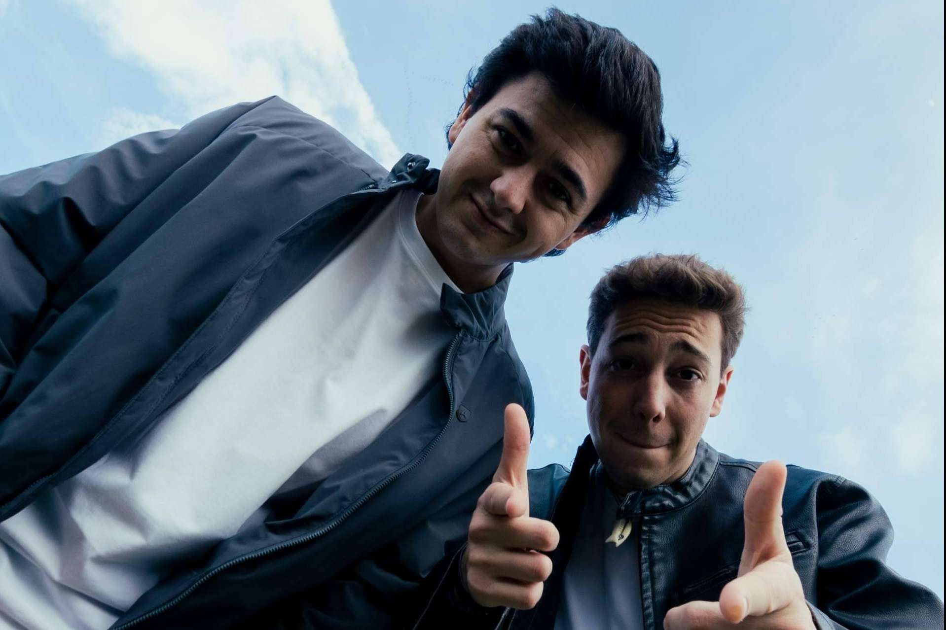 Línea 6 presenta su nuevo single Espejos