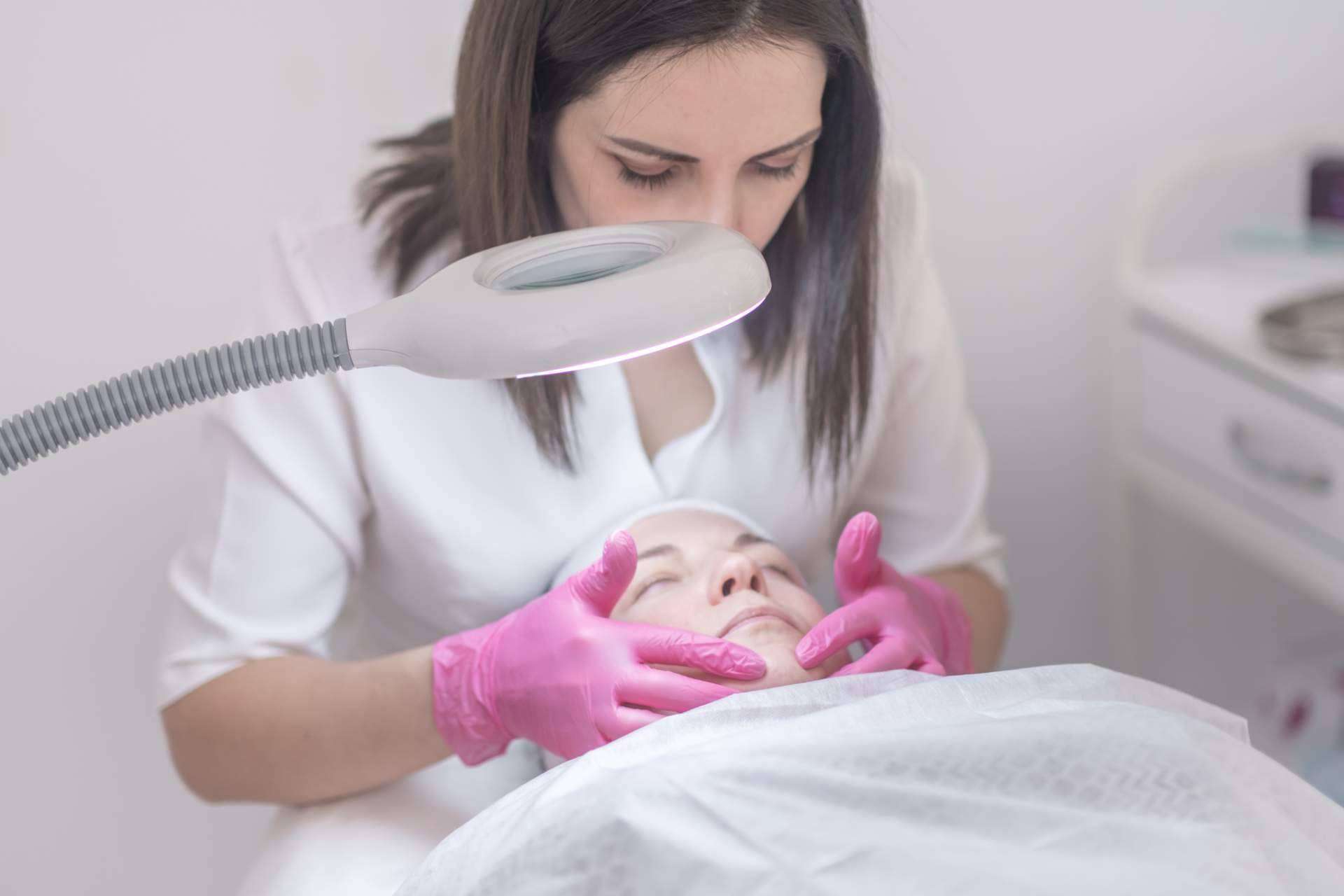 Especializarse en medicina estética; Cursos online para el sector de la belleza