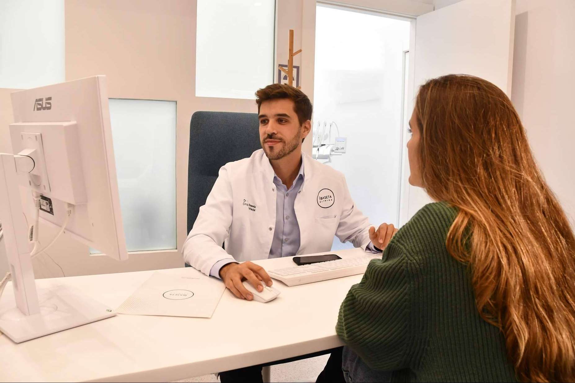 Cirugía guiada para implantes dentales; todo lo que hay que saber de la mano de Clínica Ibaseta