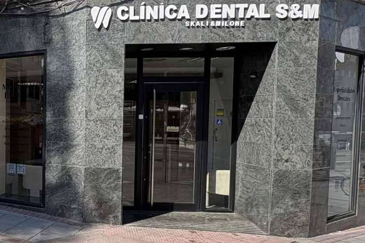 Yasmine Skali lidera el crecimiento de S&M, una clínica dental de referencia
