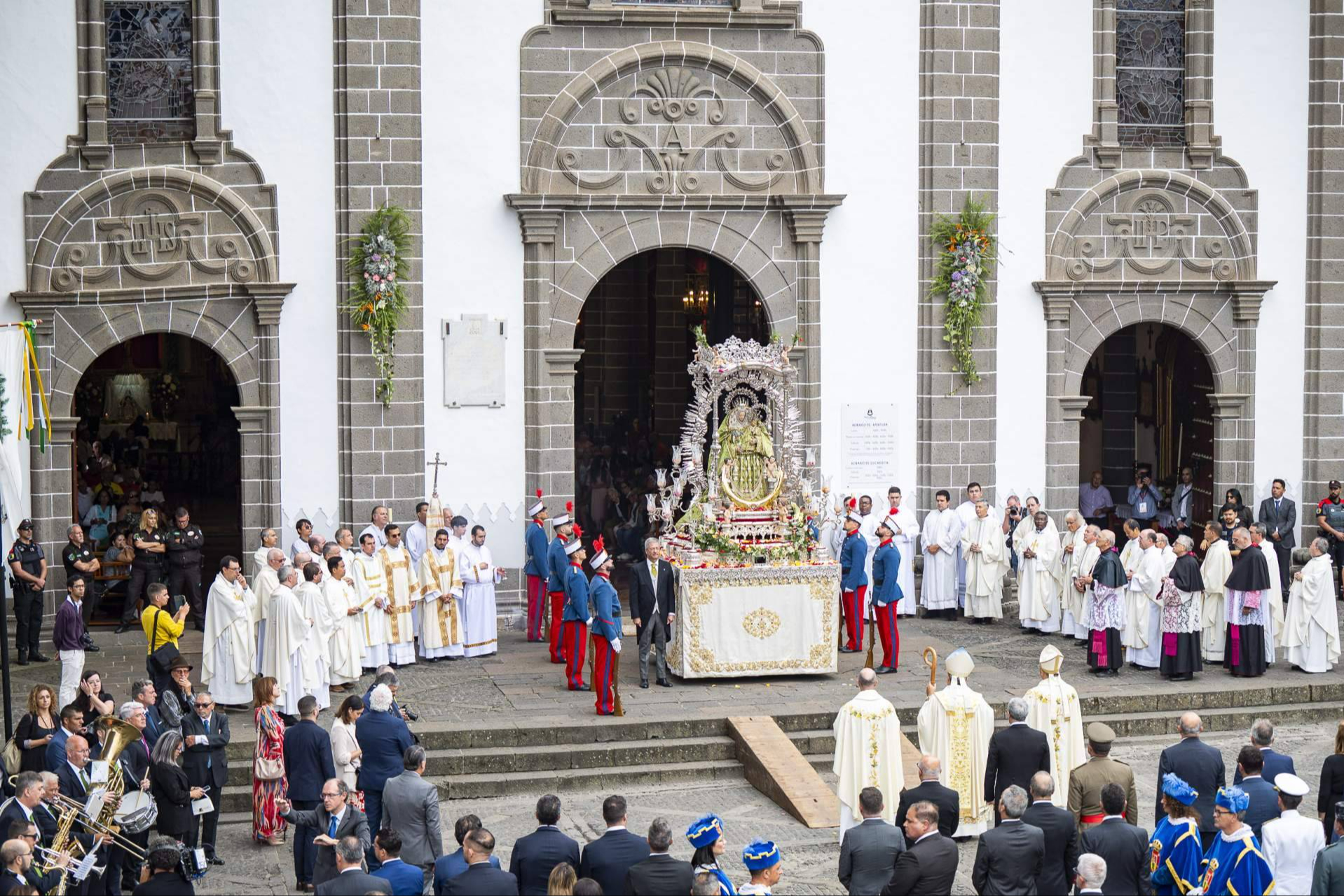 Las Fiestas del Pino un tributo a la cultura y las tradiciones de Canarias