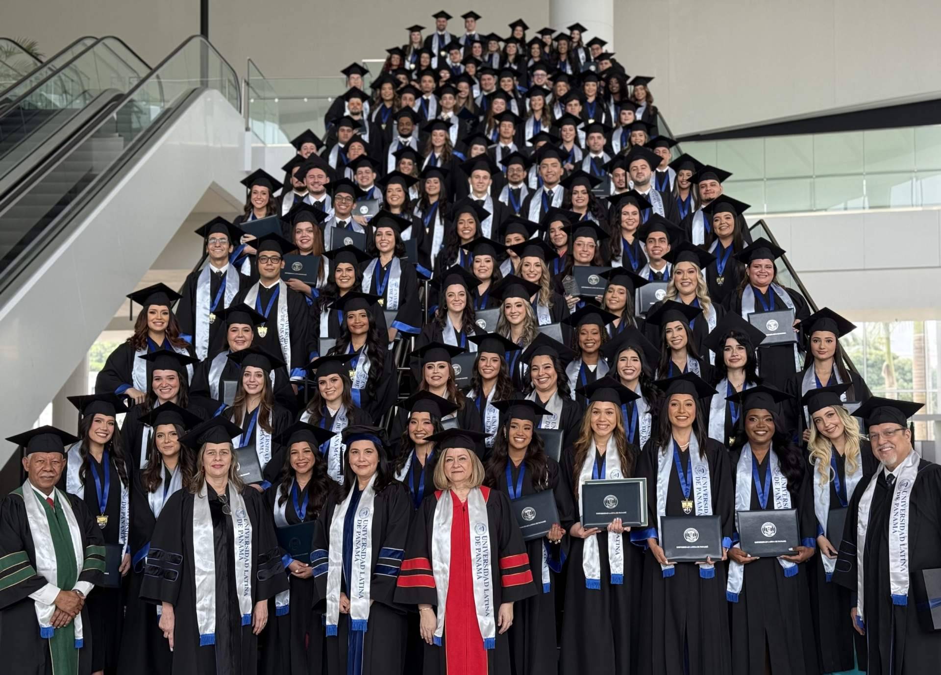 Universidad Latina de Panamá; qué ofrece la carrera de negocios a los nuevos profesionales