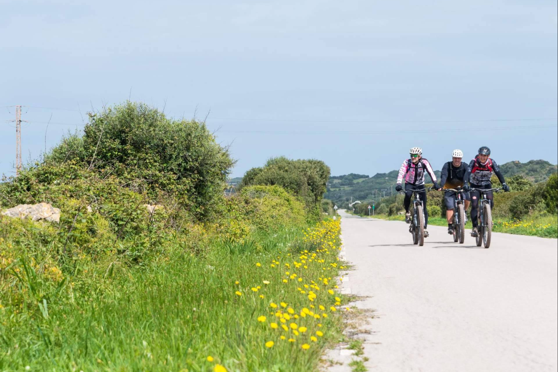 Menorca, destino cicloturista de referencia en el Mediterráneo; rutas únicas para pedalear todo el año