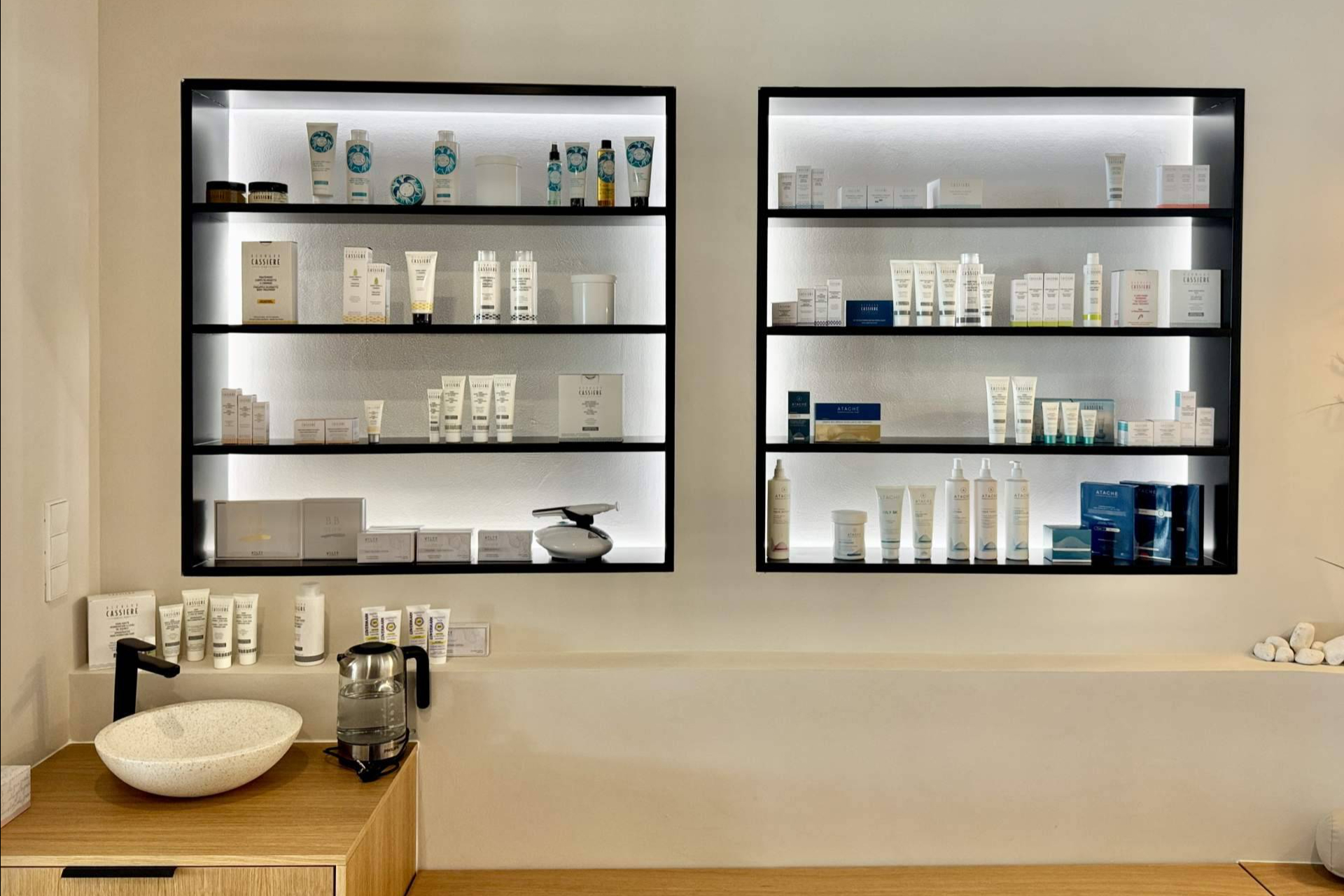 Movimiento sacude la belleza profesional; Una innovación revoluciona la compra online de Atache y Matis