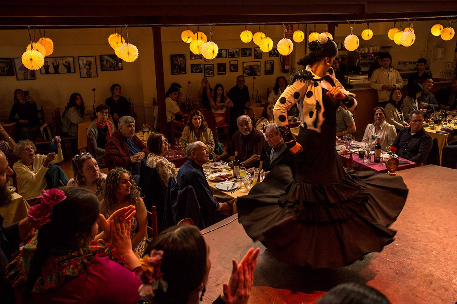 Tablao de Carmen un TODO-EN-UNO en Barcelona; Flamenco, gastronomía historia y cultura en una sola noche
