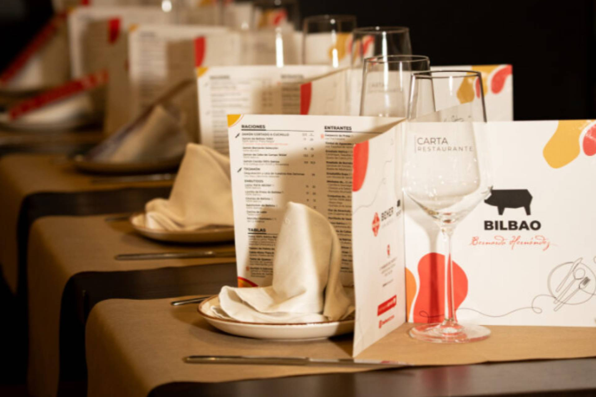 Beher Bilbao refuerza su propuesta gastronómica acercando la tradición del ibérico al corazón de Bilbao